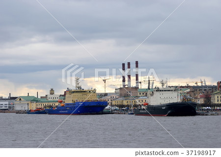 A view of the MURMANSK Icebreakers MUDYUG and A view of the MURMANSK Icebreakers MUDYUG and 37198917
