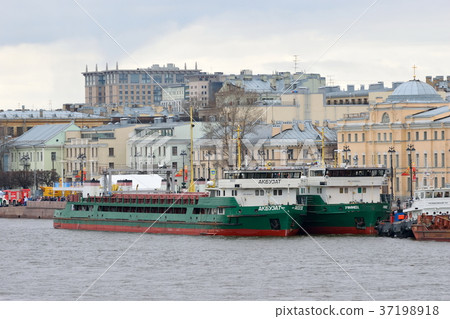 Barges Akbuzat and Utimes moored at the Lieutenant 37198918