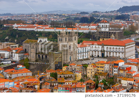Porto. Aerial view of the city. 37199176