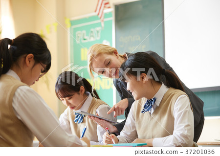 Junior high school student English class tablet high school student Junior high school student English class tablet high school student 37201036