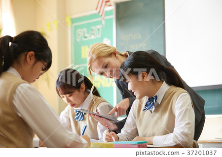 Junior high school student English class tablet high school student Junior high school student English class tablet high school student 37201037