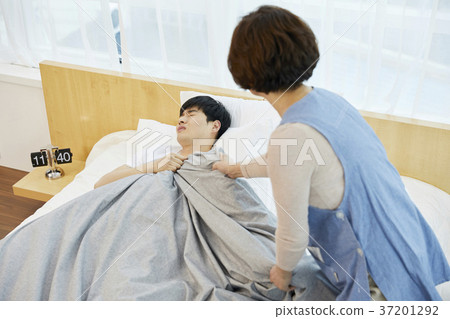 母親,兒子,生活,住房,韓國人 母親,兒子,生活,住房,韓國人 37201292