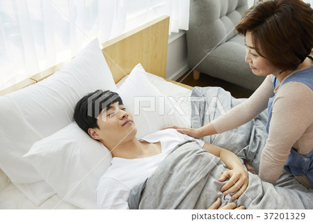 Mother, Son, Life, Housing, Korean 37201329