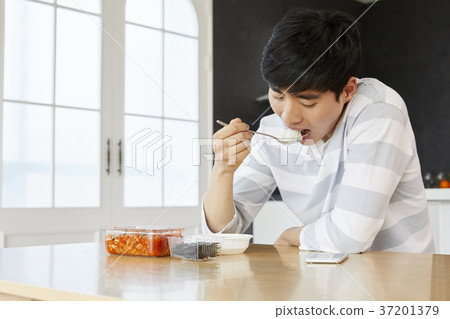 Young man, life, housing, Korean 37201379