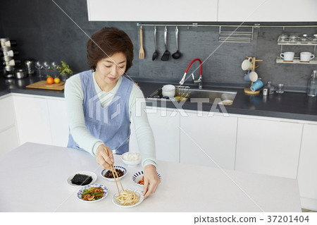 中年,母親,家庭主婦,住房,生活,韓國人 中年,母親,家庭主婦,住房,生活,韓國人 37201404