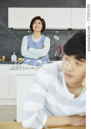 Mother, Son, Life, Housing, Korean 37201450