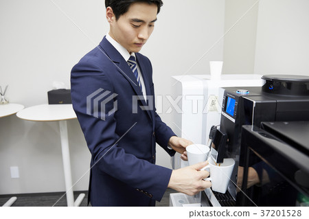 Businessmen, Office, Korean Businessmen, Office, Korean 37201528