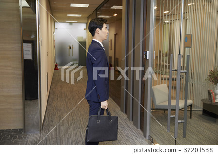 Businessmen, Office, Korean Businessmen, Office, Korean 37201538