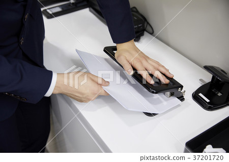 Businessmen, Office, Korean Businessmen, Office, Korean 37201720