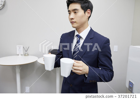 Businessmen, Office, Korean Businessmen, Office, Korean 37201721