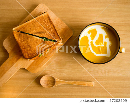 熱三明治湯 37202309