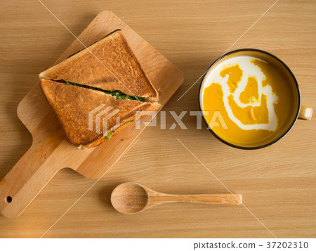 熱三明治湯 37202310