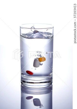 RF photo - medical object Isolated shot in studio.medicine, drug, remedy, syringe, stethoscope 055 37203413