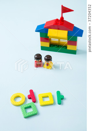 RF photo - Education object. study for chidrens. numbers, words of Korean, words of English, bricks 198 RF photo - Education object. study for chidrens. numbers, words of Korean, words of English, bricks 198 37204352