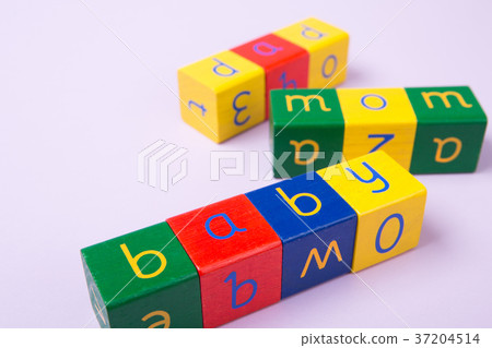 RF photo - Education object. study for chidrens. numbers, words of Korean, words of English, bricks 126 RF photo - Education object. study for chidrens. numbers, words of Korean, words of English, bricks 126 37204514