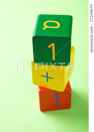 RF photo - Education object. study for chidrens. numbers, words of Korean, words of English, bricks 069 RF photo - Education object. study for chidrens. numbers, words of Korean, words of English, bricks 069 37204674