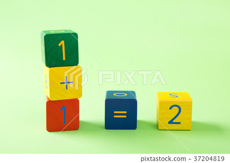 RF photo - Education object. study for chidrens. numbers, words of Korean, words of English, bricks 002 RF photo - Education object. study for chidrens. numbers, words of Korean, words of English, bricks 002 37204819