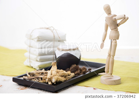 Dry medicinal plants 127 37206942