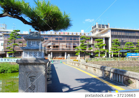 奈良縣大和郡山市Yamatokoriyama市政廳/ Hyakuju Bridge / Kitakoriyamacho 37210663