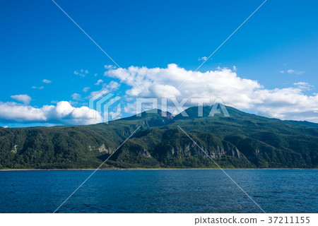 The view from Shiretoko sightseeing boat Satoshi Shiretoko 37211155
