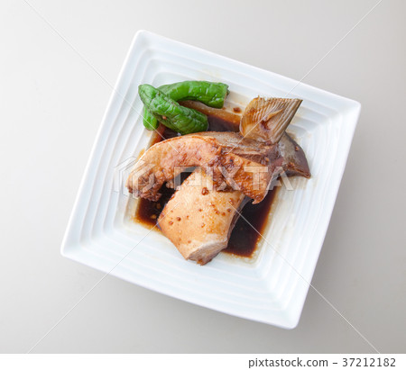 Simmered burikama Simmered burikama 37212182