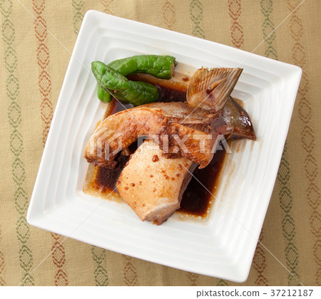 Simmered burikama Simmered burikama 37212187