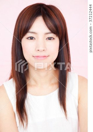 Female portrait Female portrait 37212444