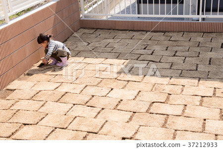Kids helping to plant garden lawn Kids helping to plant garden lawn 37212933