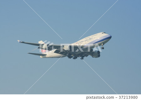B-18206 Boeing 747-400 of China airline. B-18206 Boeing 747-400 of China airline. 37213980