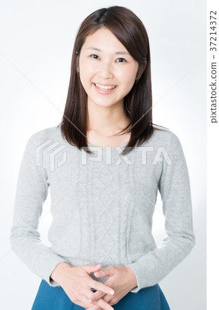 一個女人帶著微笑 一個女人帶著微笑 37214372