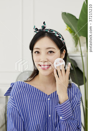 Young woman, Life, Korean 37215210