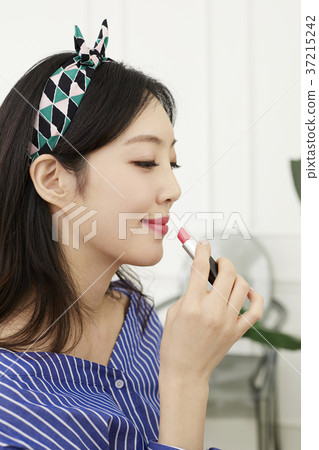 年輕的女人,生活,韓國 年輕的女人,生活,韓國 37215242