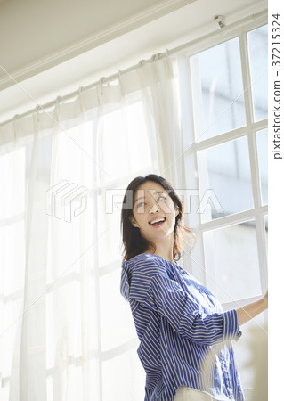 年輕的女人,生活,韓國 年輕的女人,生活,韓國 37215324