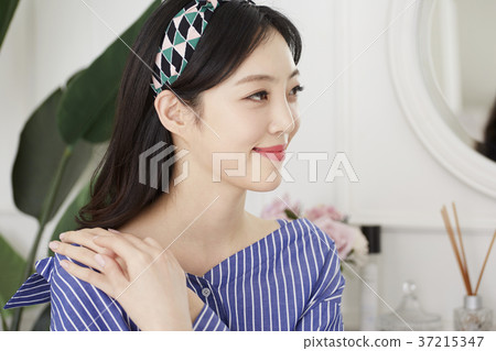 Young woman, Life, Korean 37215347