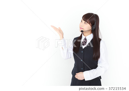 推薦年輕的女操作員 37215534