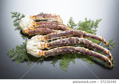 Raw king crab 37216340