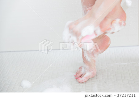 Bathing, women Bathing, women 37217211