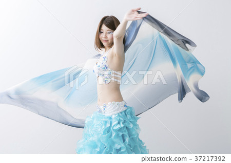 肚皮舞者 37217392