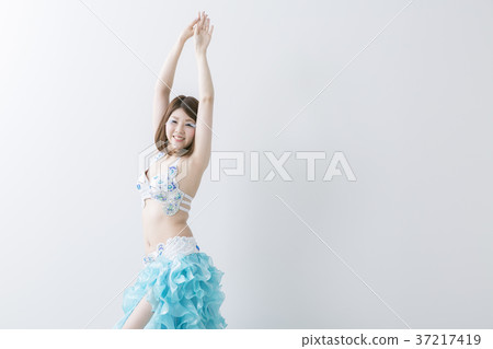 肚皮舞者 37217419