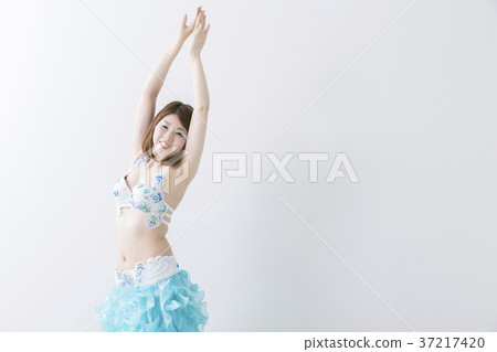 肚皮舞者 37217420