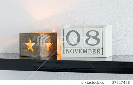 White block calendar 37217438