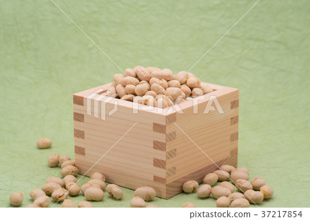 A set of lucky beans from the persimmon Section Background of a herb-colored Japanese paper a-1 Center A little from the side A set of lucky beans from the persimmon Section Background of a herb-colored Japanese paper a-1 Center A little from the side 37217854