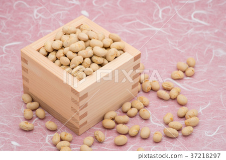 來自柿子部分的煮熟的豆子背景的桃色雲龍紙d-2左對齊 37218297