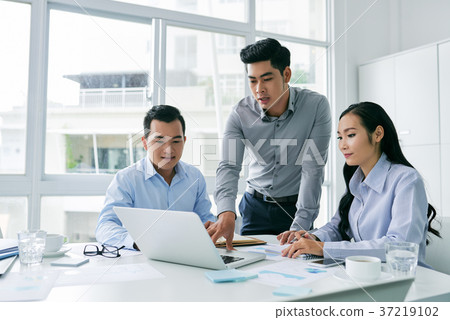 Sharing business idea Sharing business idea 37219102