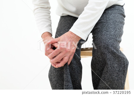 Senior knee pain Senior knee pain 37220195