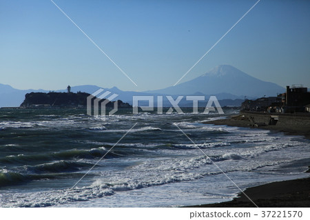 From Enoshima and Mt. Fuji Inamuragasaki 37221570