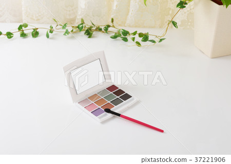 Cosmetic image Cosmetic image 37221906