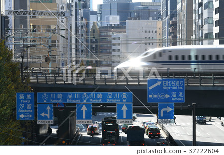 東京都市風景“標誌和新幹線”在日本 37222604