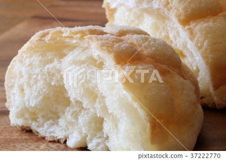Melon bread 37222770