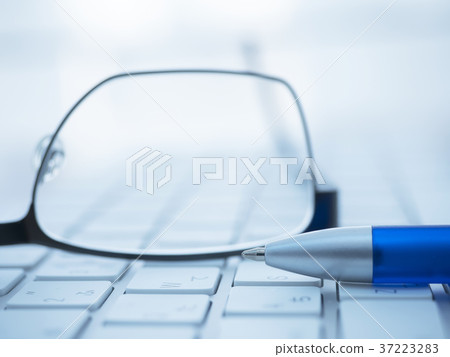 商業形象·眼鏡·鍵盤 37223283